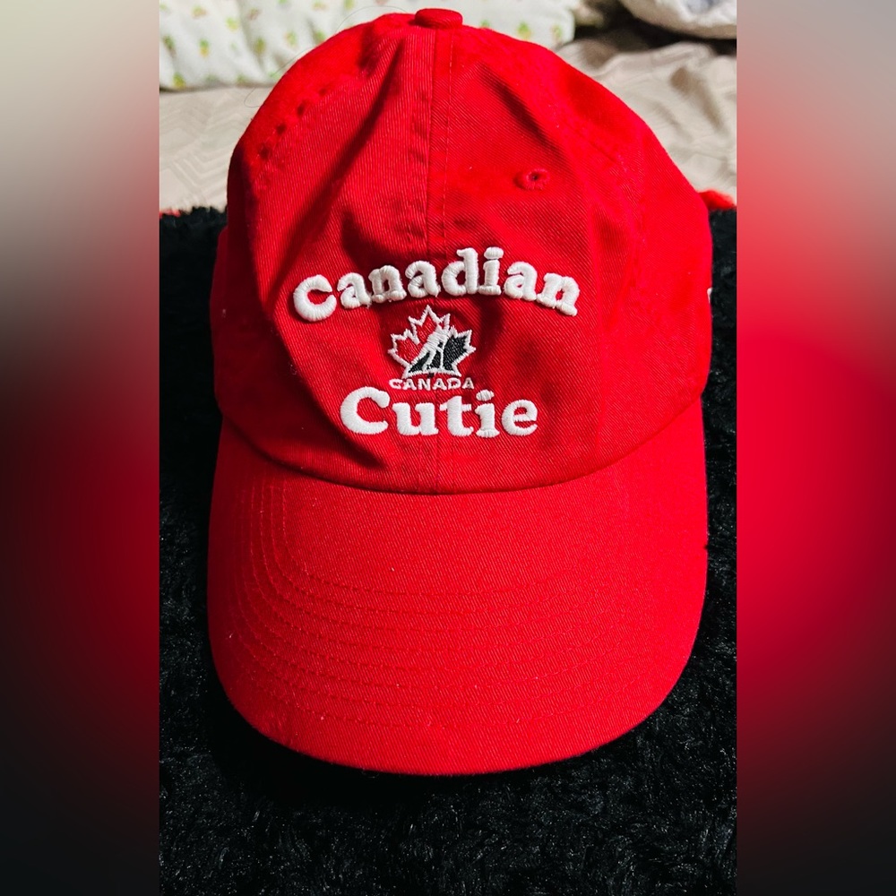 Canadian cutie cap